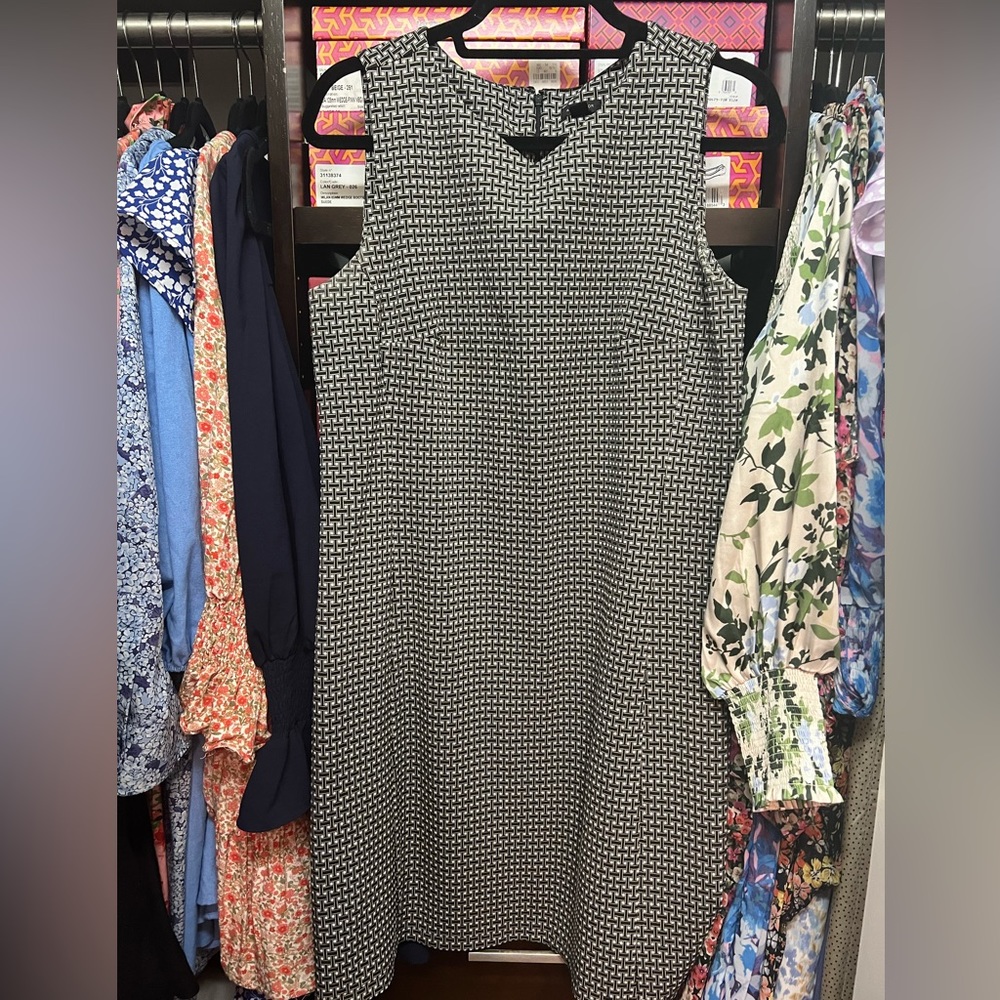 Ann Taylor black patterned dress. Size medium.
